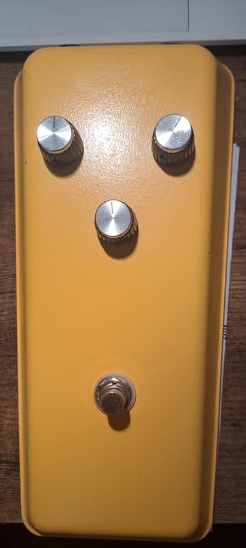 Balmoral Electric Tone Bender MKIII 2022 - Yellow image 1