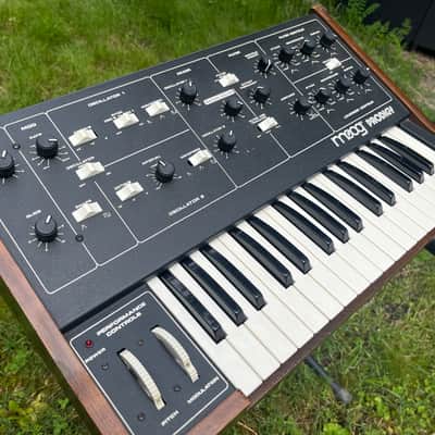 Moog Prodigy Midi + Cv/gate 32-Key Monophonic Analog Synthesizer 1979 - 1984 - Black image 2