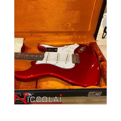 FENDER American Vintage II 1965 Stratocaster, Round-Lam Rosewood Fingerboard, Candy Apple Red image 9