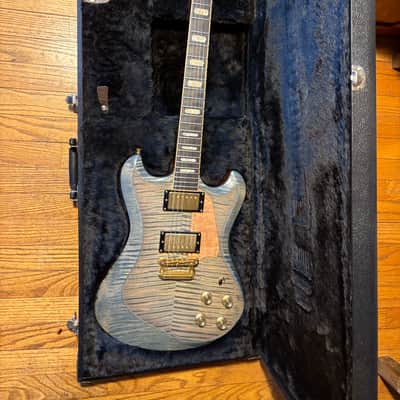 Knaggs Honga T2 2017 - satin image 7