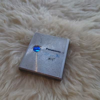 Blue Panasonic Portable MD Player SJ MJ70 with remote image 3