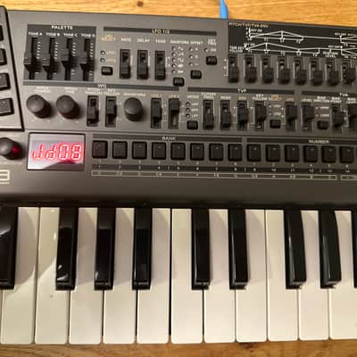 Roland JD-08 Boutique Series Programmable Synthesizer Module with K-25m Keyboard 2021 - Present - Black
