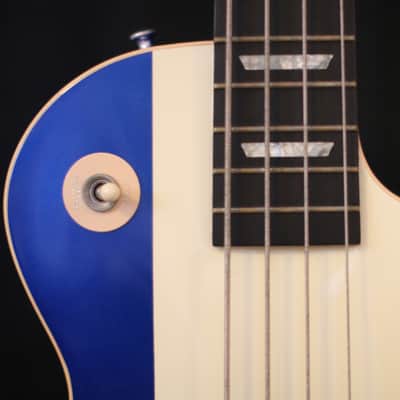 Gibson Custom Shop Les Paul Bass 2002 Blue and White image 5
