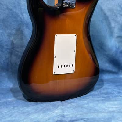 Fender Vintera '50s Stratocaster Modified with Maple Fretboard 2021 - 2-Color Sunburst image 15