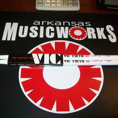 Vic Firth SRHJR Corpsmaster Raphie Hardimon Jr Indoor Marching Stick - White image 1