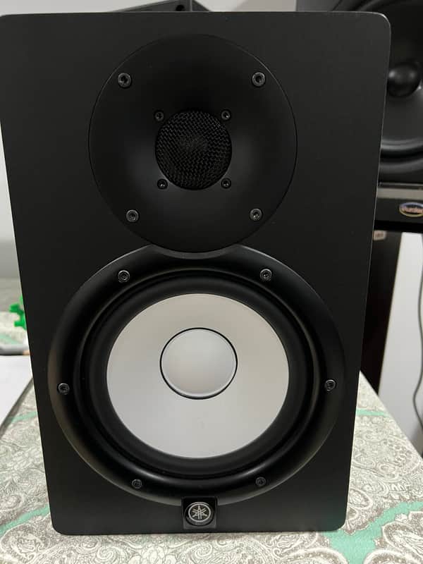 Yamaha HS7 6.5" Powered Studio Monitor (Single) 2015 - Present - Black image 1