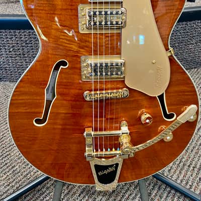 Gretsch ELECTROMATIC® LTD FLAME OKOUME BROADKASTER® DOUBLE-CUT WITH BIGSBY® 2025 - Roundup Orange image 2