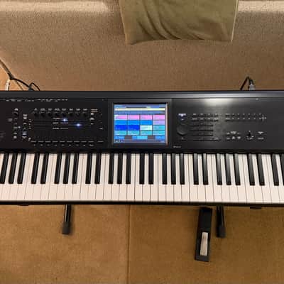 Korg KRONOS 2 88-Key Digital Synthesizer Workstation 2014 - Present - Black/Wood