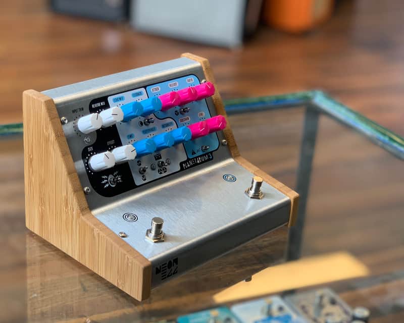 Neon Egg Planetarium 3 - Reverb / Chorus / Echo / Compressor | Reverb