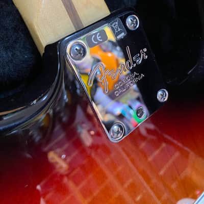 Fender American Standard Stratocaster Left-Handed with Maple Fretboard 2010- 3-Color Sunburst image 8
