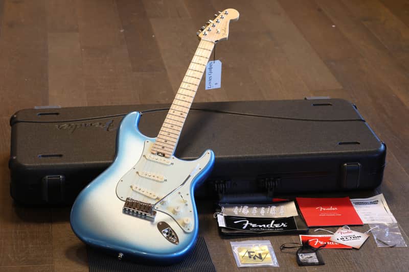 Minty! 2016 Fender American Elite Stratocaster w/ Maple FB Electric Guitar Sky Burst Metallic + OHSC