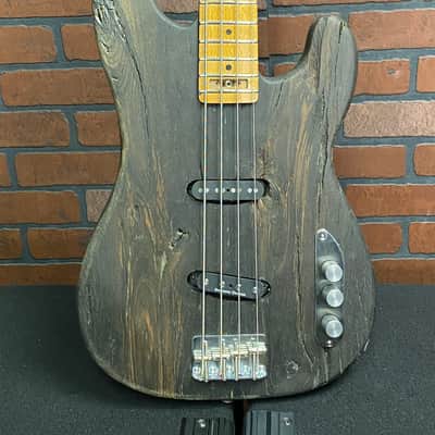 Woodcraft Electric Guitar Custom made 4 string P-Bass Electric Bass Guitar 300 years age Oak image 2