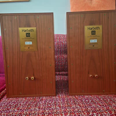 Harbeth 30.1 in 30.1 in Cherry Wood finish with Boxes and Manual image 3