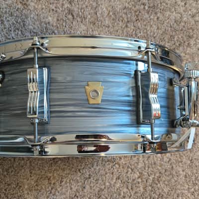 Ludwig LS908 Legacy Mahogany Jazz Festival Reissue 5.5x14" 8-Lug Snare Drum  Vintage Blue Oyster image 2