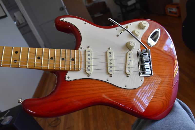 Fender American Ultra Luxe Stratocaster, Exceptional condition, OHSC & paperwork, 2021