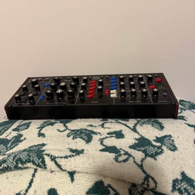 Behringer Model D Analog Synthesizer