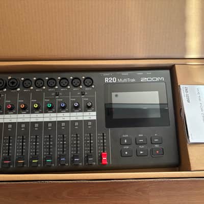 Zoom R20 Multitrack Recorder 2021 - Present - Black image 6