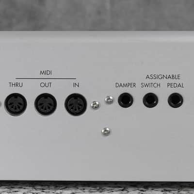 KORG TRITON 61-Key Music Workstation Synthesizer in Very Good condition image 23