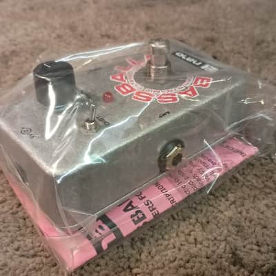 Electro-Harmonix Bassballs Nano Twin Dynamic Envelope Filter Pedal (New In Box) image 5