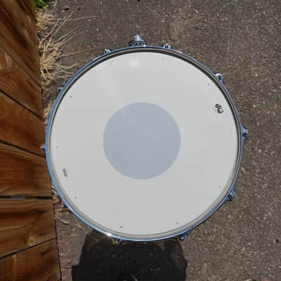 DW Design Series | Seamless Clear Acrylic Shell 10 Lug | 6x14 Snare Drum 2025 Model image 7