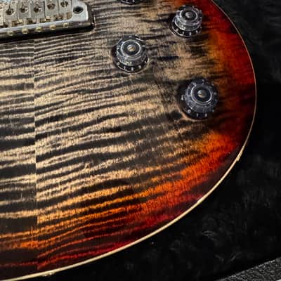 PRS Tremonti 2020-2023 - Cherry charcoal burst image 6