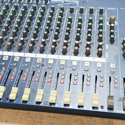 Yamaha MG166CX-USB 16-Channel 4-Bus Rack-Mountable Mixer with USB CG0142P image 3