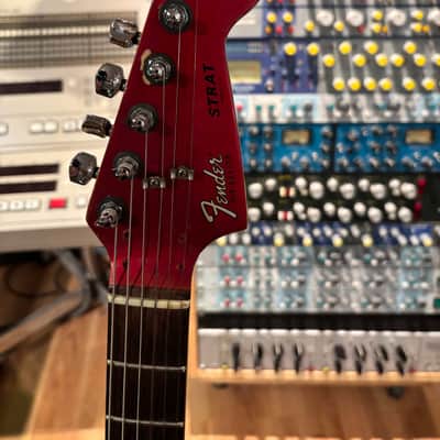 Fender The Strat with Rosewood Fretboard 1980 - 1983 - Ruby Red image 2