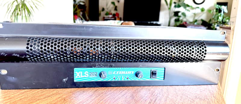 Crown XLS 202 2-Channel Power Amplifier 2000s - Black image 1
