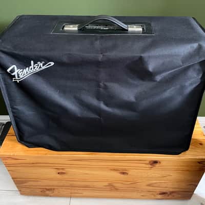 Fender '68 Custom Deluxe Reverb 2-Channel 22-Watt 1x12" Guitar Combo 2013 - Present Black image 8