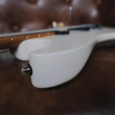 Tom Anderson Pro Am 2021 - Translucent White - Dark Grain image 3
