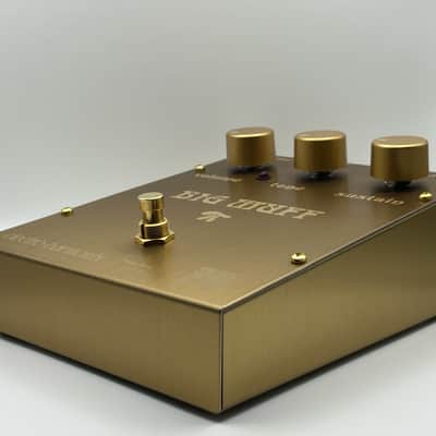 Electro-Harmonix Double Anniversary Big Muff Pi 2024 - Gold Limited Edition (1 of 555 Made, Violet Ram's Head Circuit) image 2