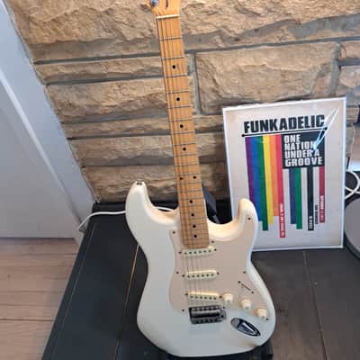 Fernandes Strat style image 1