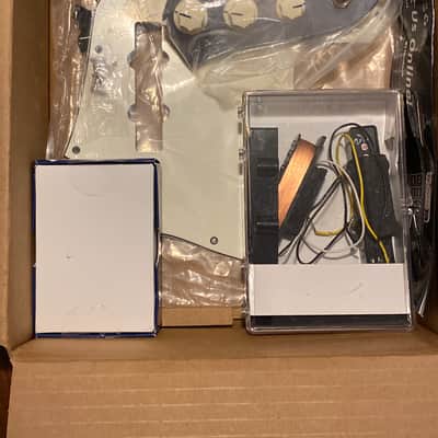 Fender American Deluxe Jazz Bass Preamp | Reverb