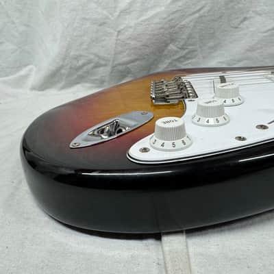 Fender American Vintage Reissue AVRI '62 Stratocaster Guitar with Case 1988 - 3-Color Sunburst / Rosewood fingerboard image 16