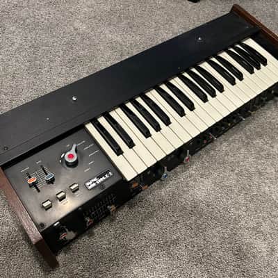 Univox Minikorg K2 70s - Black