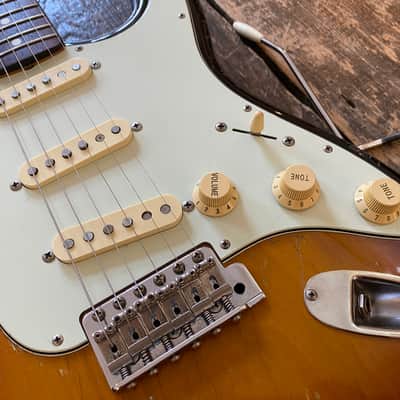 Fender Stratocaster Japan 1962 RI CIJ Era Three Tone Sunburst Relic w/ Hardcase image 9