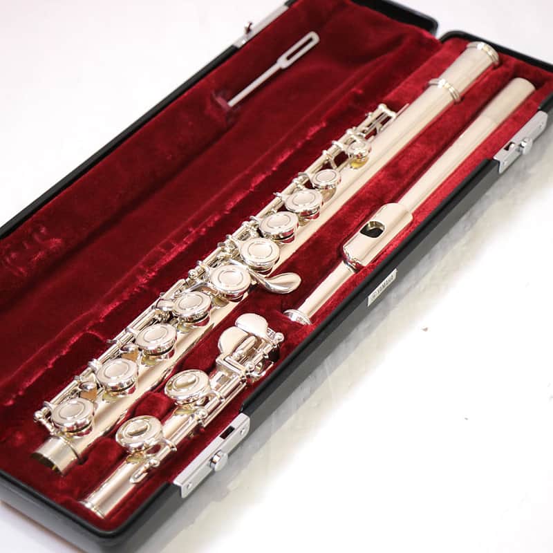 YAMAHA Yamaha YFL-411 Silver-Body Flute [012890] (06/15) image 1