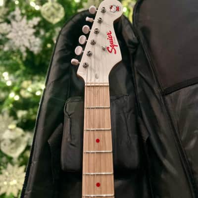 Limited Edition 2025 Squier × Hello Kitty Stratocaster image 4