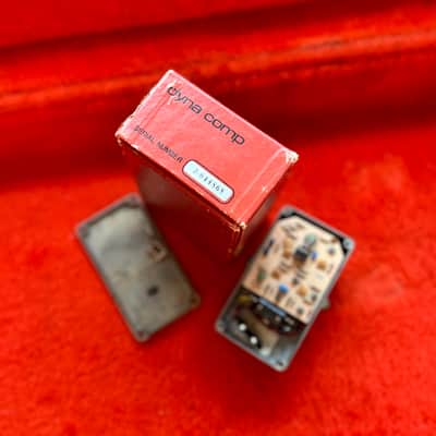 MXR Dyna-Comp compressor pedal 1980 Red original vintage USA block logo image 2