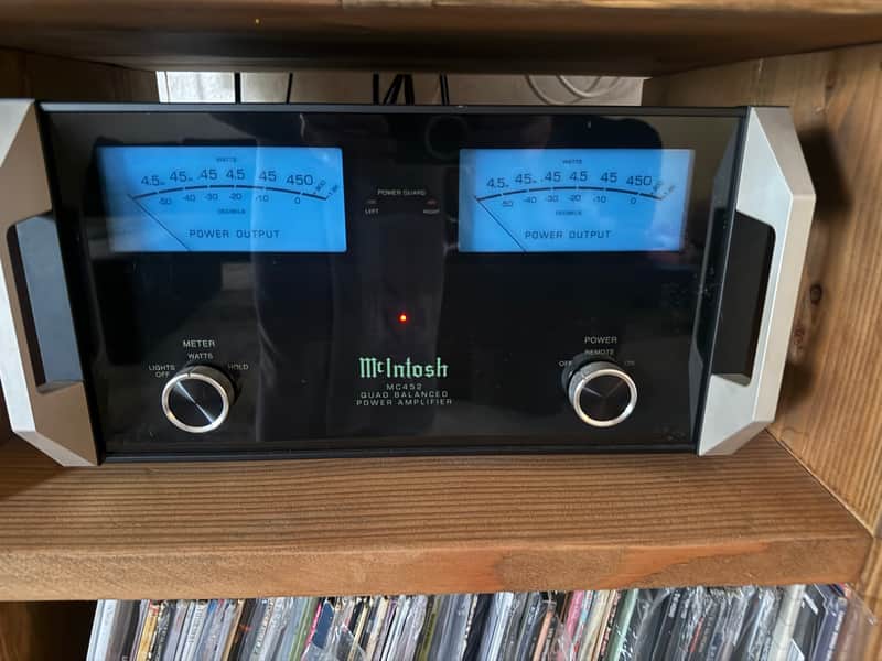 McIntosh MC452 450-Watt Streo Solid State Power Amplifier 2018 - Present - Black image 1