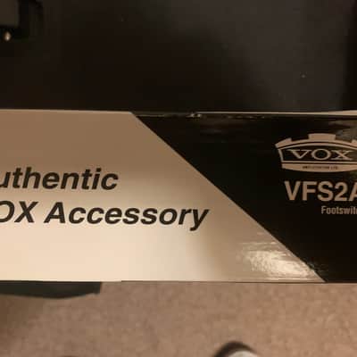 Vox AC15C1X Custom 2-Channel 15-Watt 1x12" Blue Alnico Guitar Combo 2010 - 2019 - Black image 4