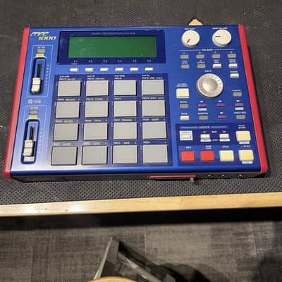 Akai MPC1000 Music Production Center 2004 - 2013 - Blue