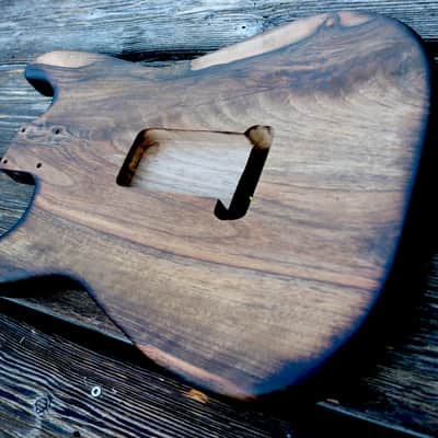 Stratocaster body, walnut image 10