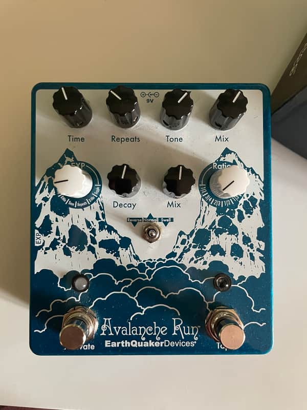 EarthQuaker Devices Avalanche Run Stereo Reverb & Delay with Tap Tempo V2