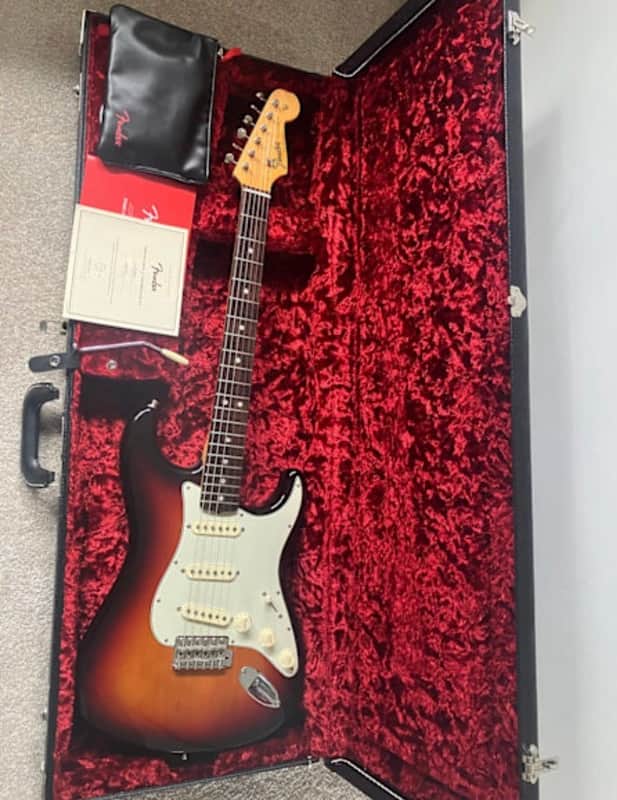 Fender American Original '60s Stratocaster with Rosewood Fretboard 2018 - 2022 - 3-Color Sunburst
