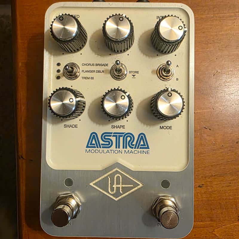 Universal Audio Astra Modulation Machine 2021 - Present - White image 1
