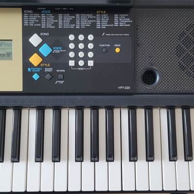 Yamaha YPT-220 Keyboard, Yamaha UK Adapter, music stand, original manual & box image 4