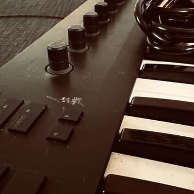 Native Instruments Komplete Kontrol M32 2019 - Black image 4