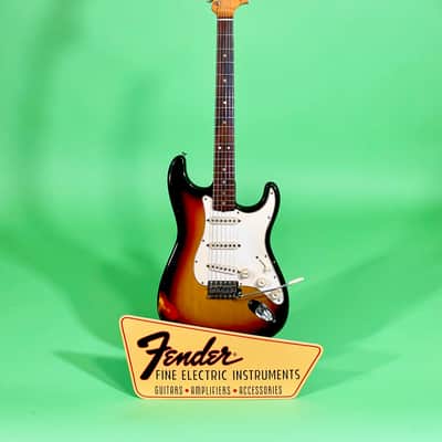 Fender Stratocaster 1967 Super Rare! - 3-color Sunburst image 2
