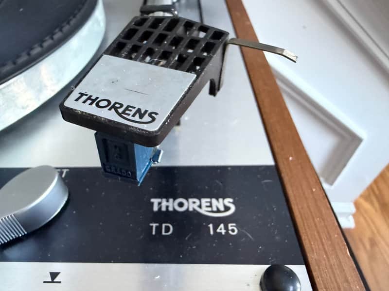 Thorens TD 145 1980 - Wood grain image 1